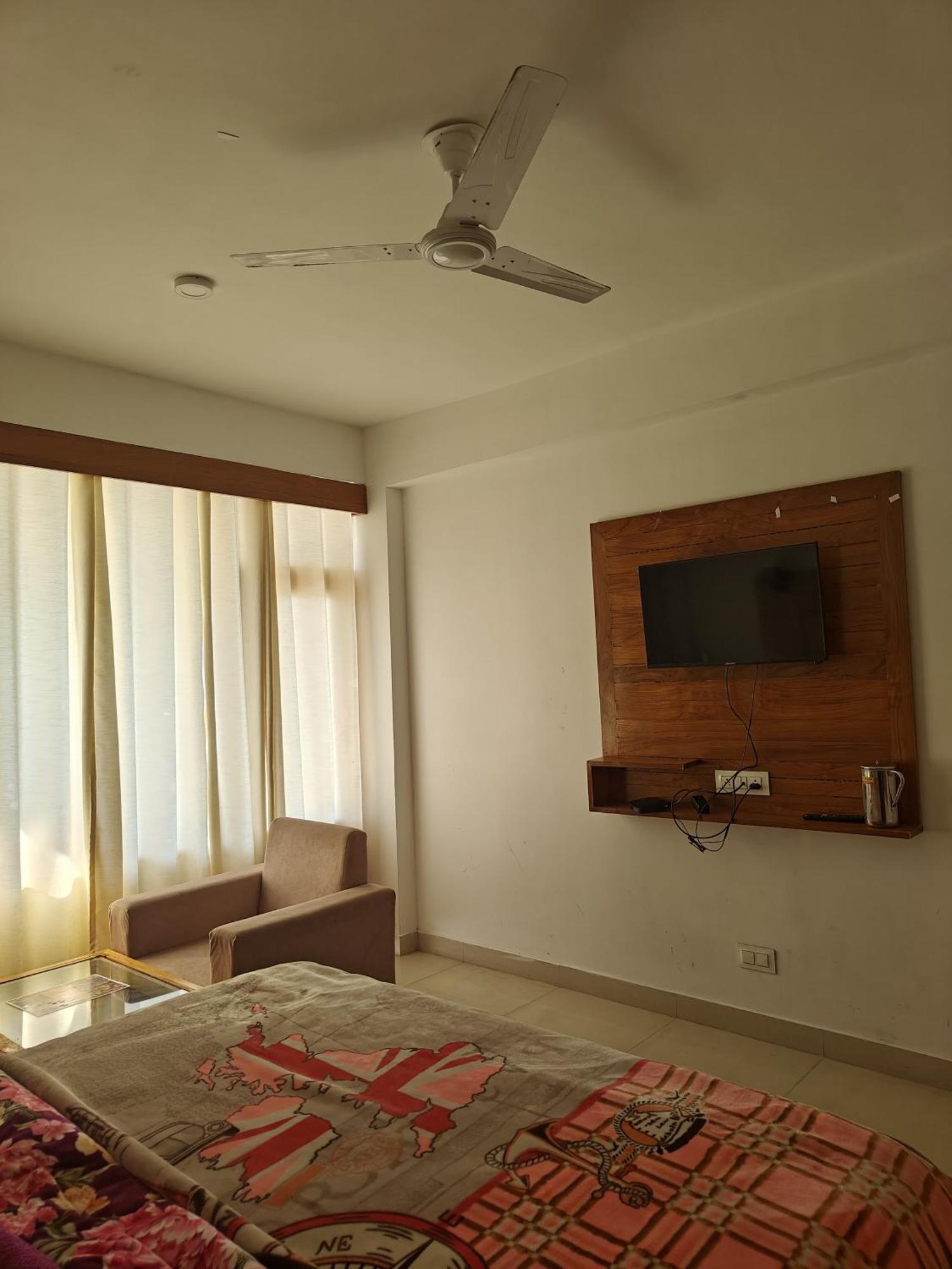Santosh Cafe & Rooms Amritsar Buitenkant foto
